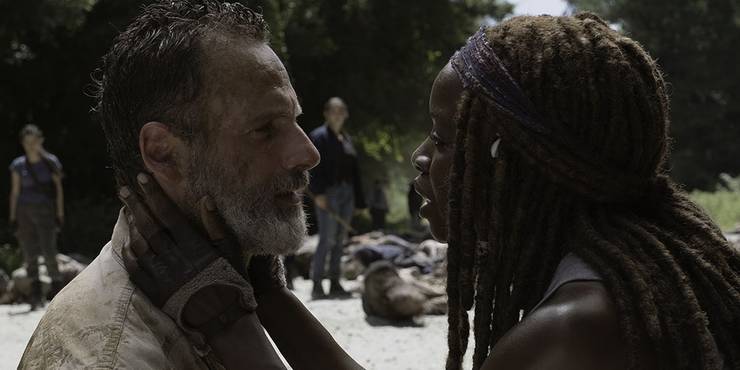 The Walking Dead 5 Reasons Carol Is The Toughest Character In The Show (& 5 Reasons Its Michonne) The Walking Dead 5 Reasons Carol Is The Toughest Character In The Show (& 5 Reasons Its Michonne)